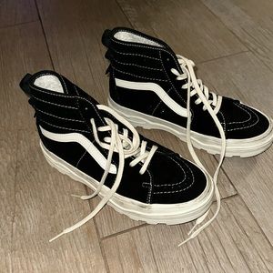 Black old school high top van size 7 men’s 8.5 women’s